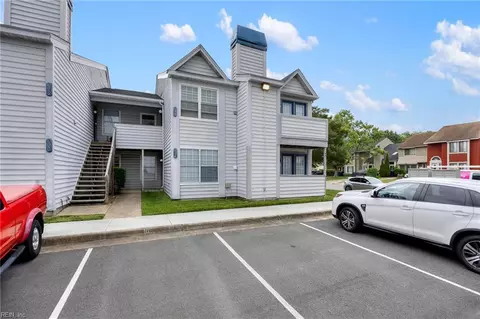 616 Waters Dr, Virginia Beach, VA 23451