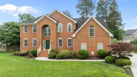 825 Sparks Trce, Chesapeake, VA 23322