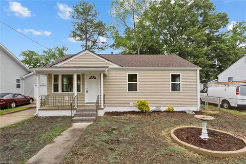 6 Hanbury Ave, Portsmouth, VA 23702
