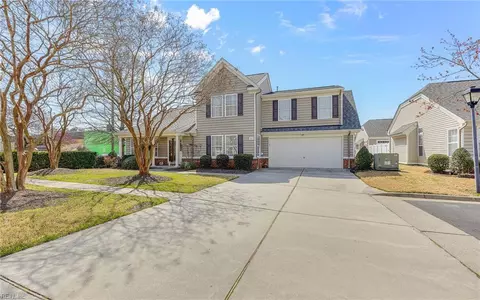 809 Monroe Ct, Chesapeake, VA 23320