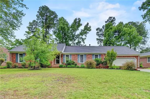 4325 Meadow Wood Dr, Chesapeake, VA 23321