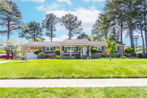 1420 Dunstan Ln, Virginia Beach, VA 23455