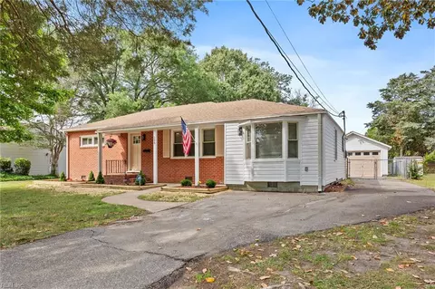126 Kerlin Rd, Newport News, VA 23601