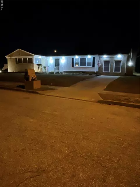 2800 Candlewood Cir, Chesapeake, VA 23324