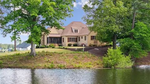 1431 Cypress Creek Pw Pkwy, Smithfield, VA 23430