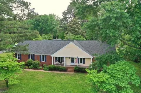 1305 Oak Ridge Dr, Chesapeake, VA 23322