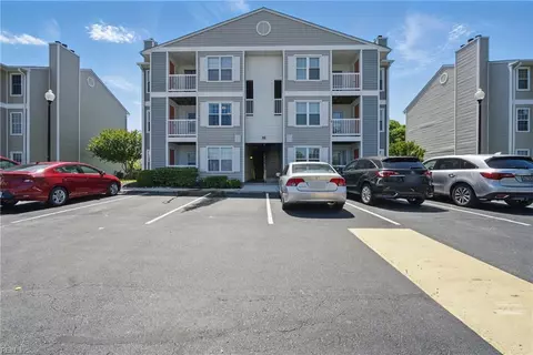 1872 Chantilly Ct, Virginia Beach, VA 23451