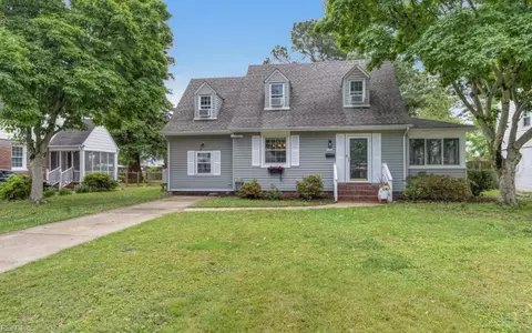 8718 Semmes Ave, Norfolk, VA 23503