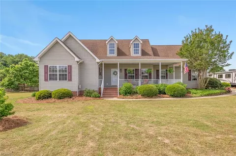 105 Cypress Ave, Smithfield, VA 23430