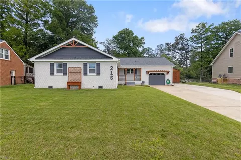 216 Stubbs Dr, Chesapeake, VA 23323