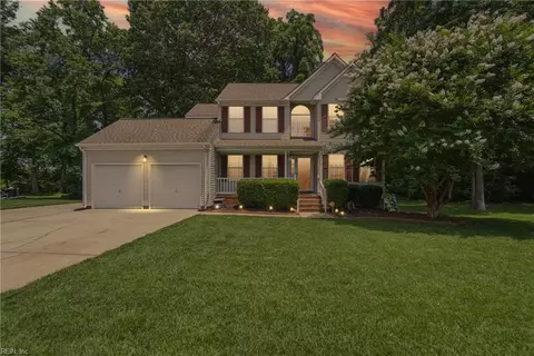 543 Stillwater Dr, Chesapeake, VA 23320