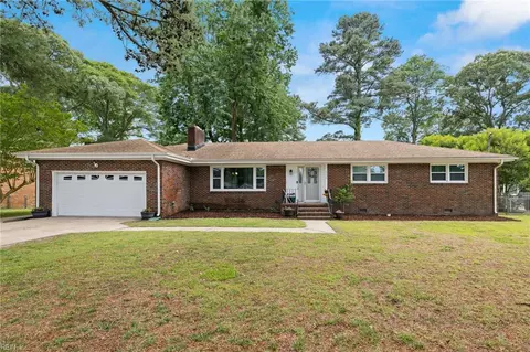4936 Briarwood Ln, Portsmouth, VA 23703