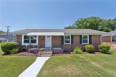 2406 Effingham St, Portsmouth, VA 23704