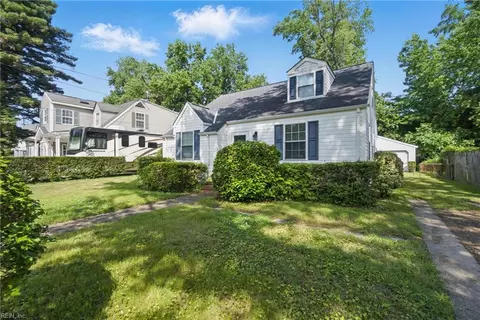 7406 Yorktown Dr, Norfolk, VA 23505