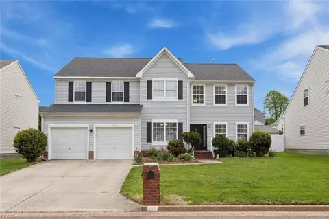 218 Woodburne Ln, Newport News, VA 23602