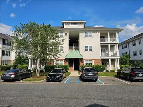 4308 Hillingdon Bnd #206, Chesapeake, VA 23321