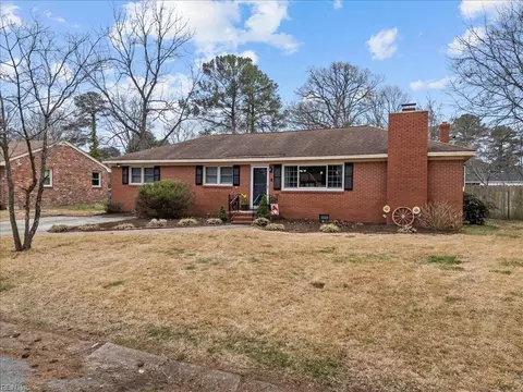 809 Pinecrest Rd, Virginia Beach, VA 23464