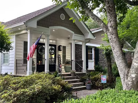 681 Thalia Point Rd, Virginia Beach, VA 23452