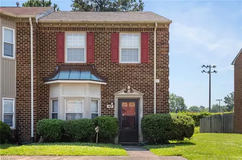 613 Creekside Ct, Chesapeake, VA 23320