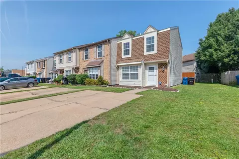 762 Spence Cir, Virginia Beach, VA 23462