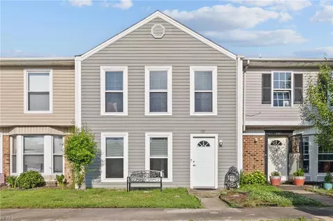 657 Governors Way, Virginia Beach, VA 23452
