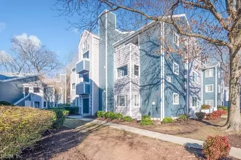 300 Nantucket Pl, Newport News, VA 23606