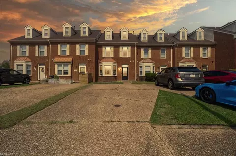 1217 Killington Sq, Chesapeake, VA 23320