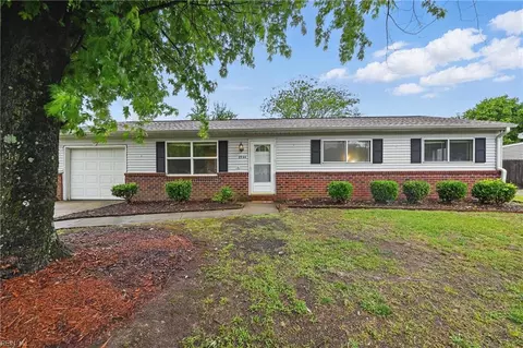 2944 Candlewood Cir, Chesapeake, VA 23324