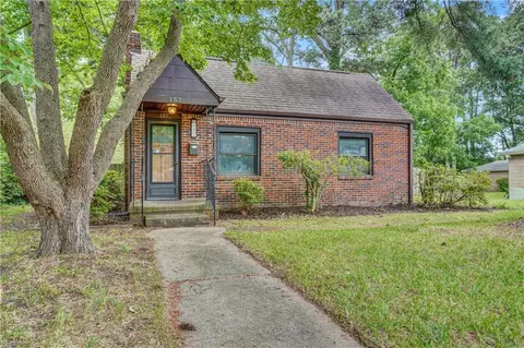 157 E Bayview Blvd, Norfolk, VA 23503