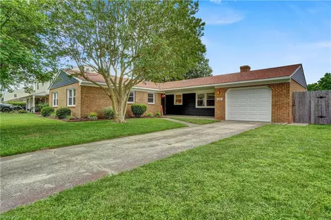 5417 Albright Dr, Virginia Beach, VA 23464