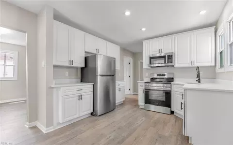 2124 Chestnut St, Portsmouth, VA 23704