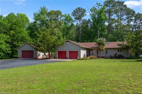 116 Robin Ln, Smithfield, VA 23430