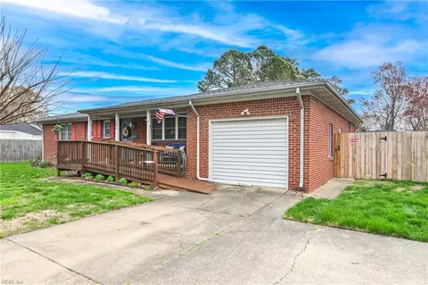 304 E Chickasaw Rd, Virginia Beach, VA 23462