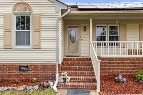 3204 Holly Ridge Ct, Chesapeake, VA 23323