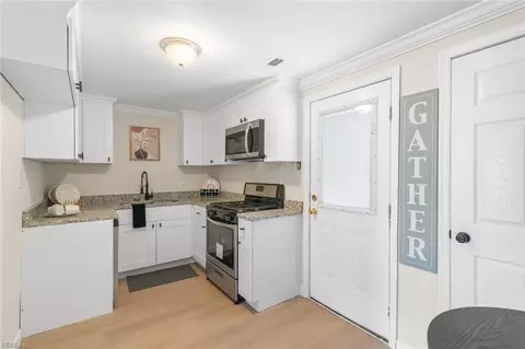 103 E Weaver Rd, Hampton, VA 23666