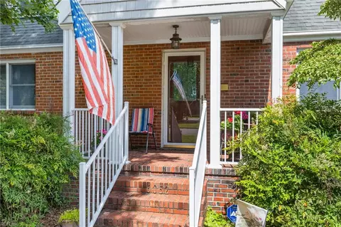 6052 Newport Cres, Norfolk, VA 23505