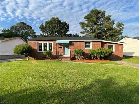708 Potter Rd, Chesapeake, VA 23320