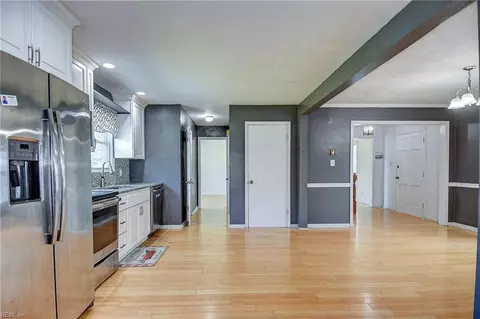 112 Capital Ave, Chesapeake, VA 23324