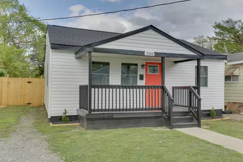206 S Lloyd St, Suffolk, VA 23434