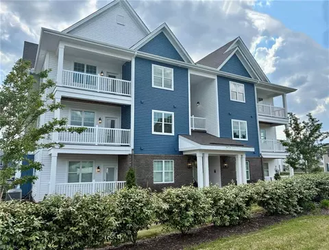 1720 Vankar Dr #107, Virginia Beach, VA 23456