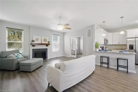 9560 10th Bay St #B, Norfolk, VA 23518
