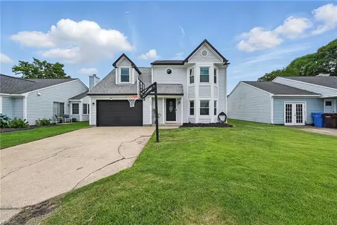 1504 Debbs Ln, Chesapeake, VA 23320