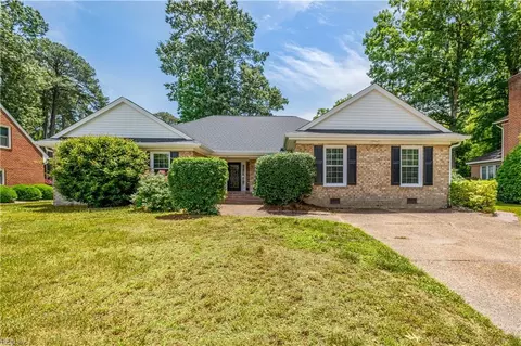 17 Estate Dr, Hampton, VA 23666