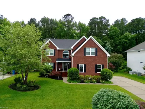 1616 Clearwater Ln, Chesapeake, VA 23322