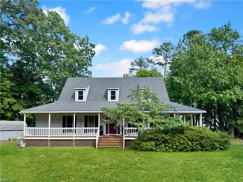 585 Morse Point Rd, Port Haywood, VA 23138