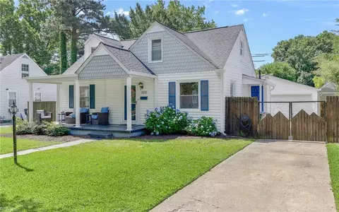 525 Maycox Ave, Norfolk, VA 23505