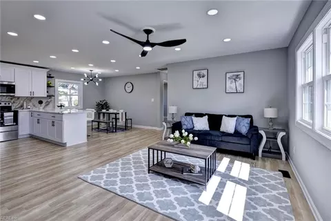 717 S Fallon Ct, Hampton, VA 23661