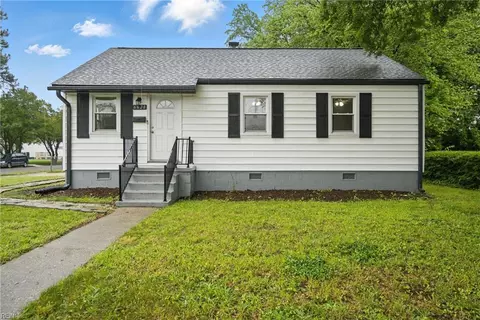 6628 Glenoak Dr, Norfolk, VA 23513