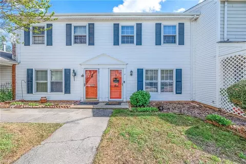 7 Towne Square Dr, Newport News, VA 23607