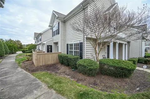 908 Lakeside Ct, Suffolk, VA 23435